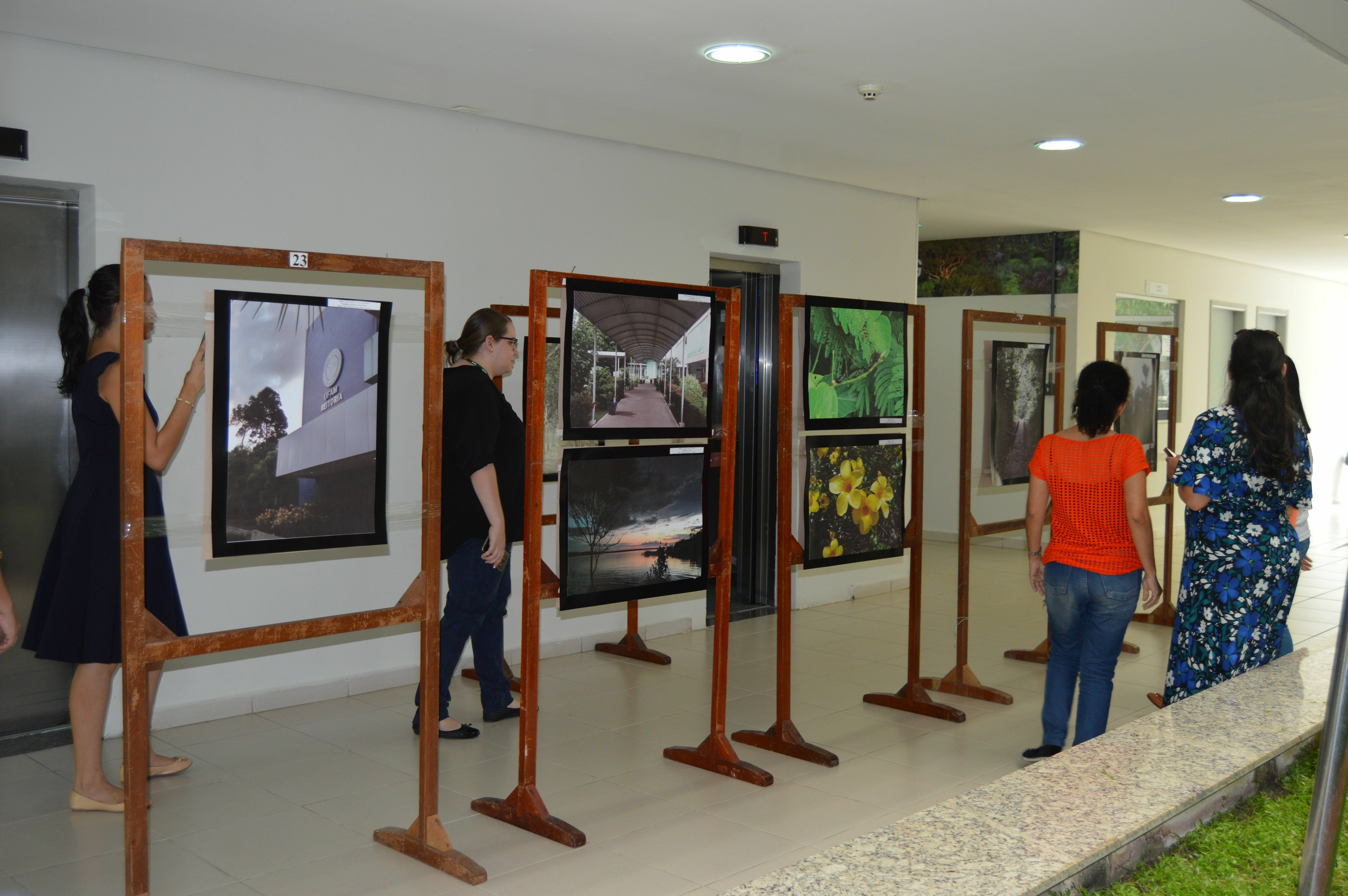 Imagens ficaram em exposição no térreo do prédio administrativo da Ufam